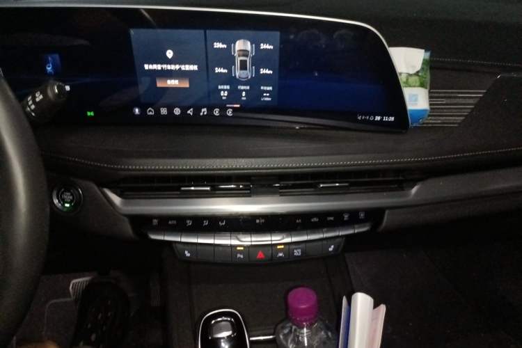 Used Cadillac XT4 2024 28T Two-Wheel-Drive Luxury Version Audio And AC Panel
