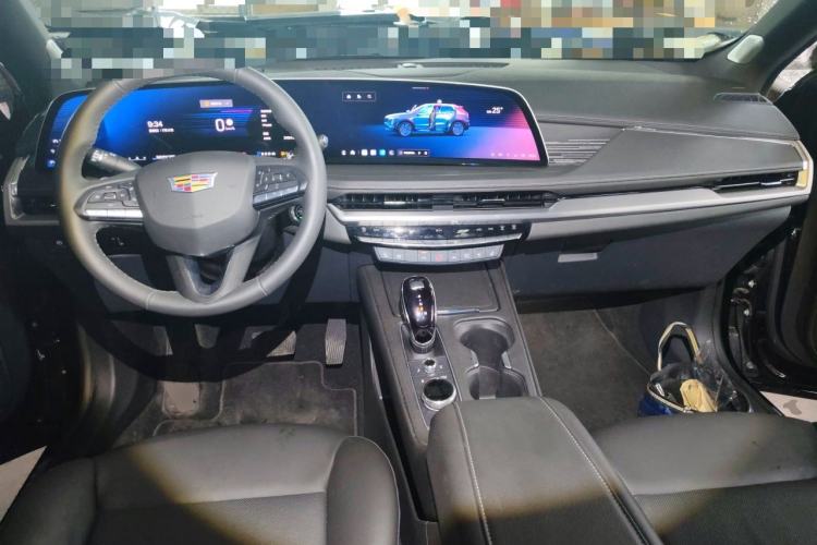 Used Cadillac XT4 2024 28T Two-Wheel-Drive Prestige Version Center Console