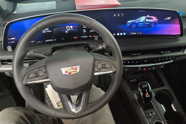 Used Cadillac XT4 2024 28T Two-Wheel-Drive Luxury Version Center Console