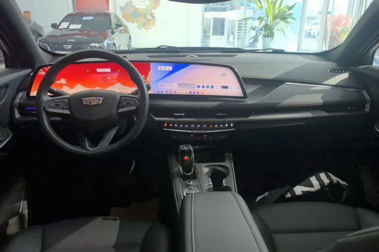 Used Cadillac XT4 2024 28T Two-Wheel-Drive Luxury Version Center Console