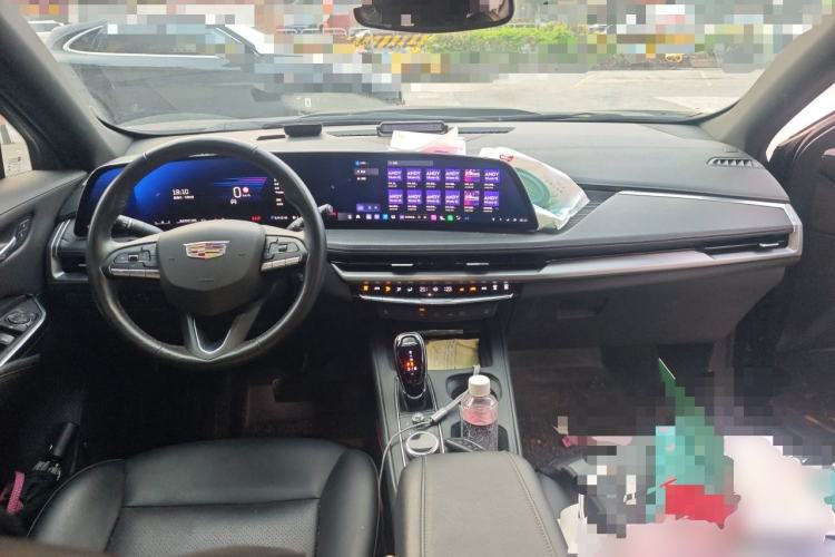 Used Cadillac XT4 2024 28T Two-Wheel-Drive Luxury Version Center Console