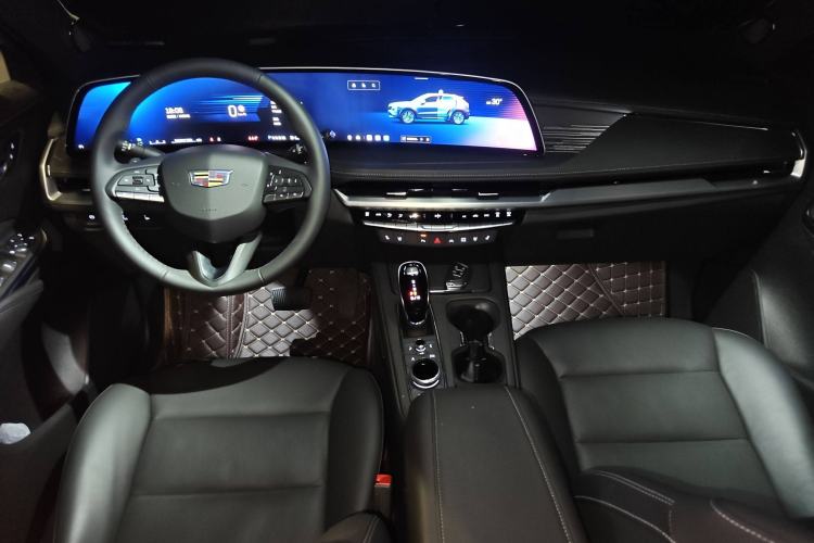 Used Cadillac XT4 2024 28T Two-Wheel-Drive Prestige Version Center Console