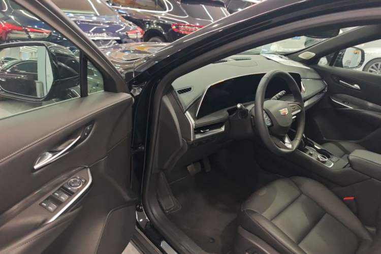 Used Cadillac XT4 2024 28T Two-Wheel-Drive Luxury Version Driver Seat