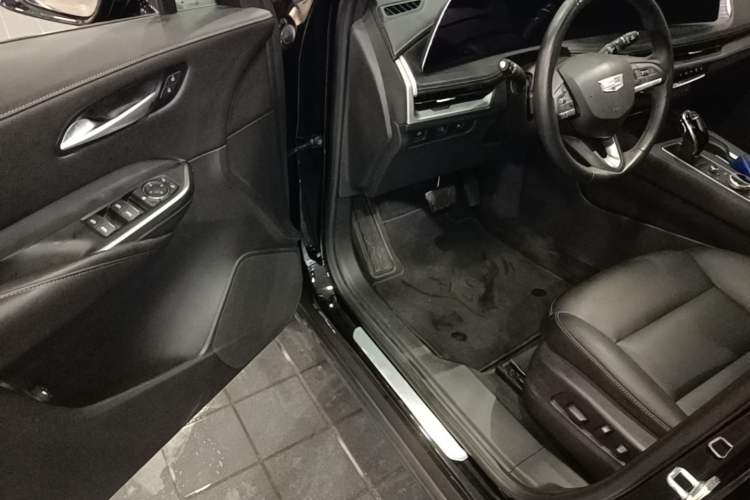 Used Cadillac XT4 2024 Facelift 28T Two-Wheel-Drive Luxury Version Driver Seat