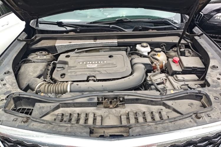 Used Cadillac XT4 2024 28T Two-Wheel-Drive Luxury Version Engine Bay