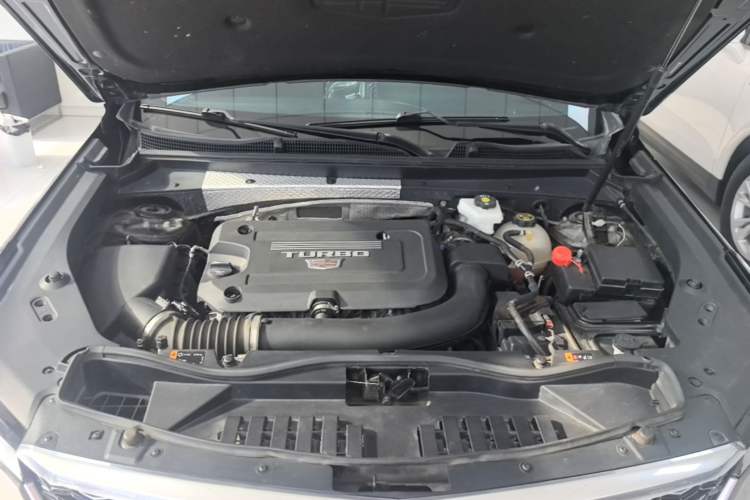 Used Cadillac XT4 2024 28T Two-Wheel-Drive Luxury Version Engine Bay