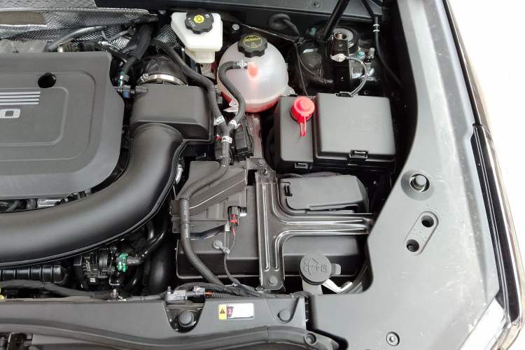 Used Cadillac XT4 2024 Facelift 28T Two-Wheel-Drive Luxury Version Engine Bay Left