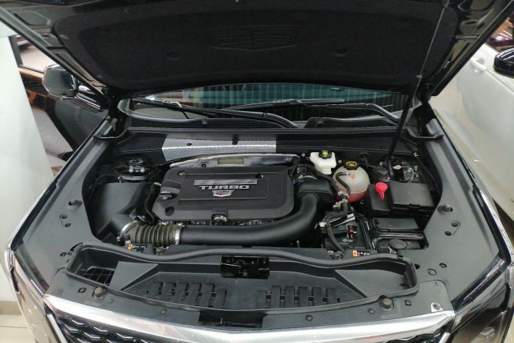 Used Cadillac XT4 2024 28T Two-Wheel-Drive Luxury Version Engine Bay