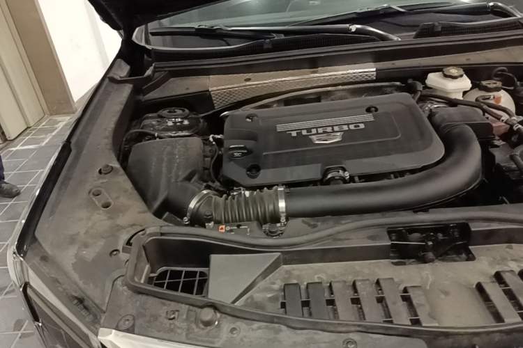 Used Cadillac XT4 2024 Facelift 28T Two-Wheel-Drive Luxury Version Engine Bay Right