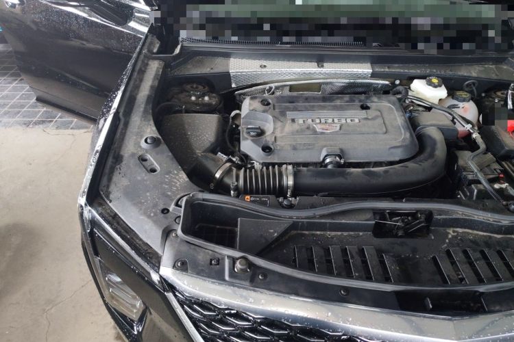 Used Cadillac XT4 2024 28T Two-Wheel-Drive Prestige Version Engine Bay Right