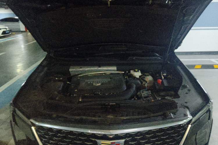 Used Cadillac XT4 2024 28T Two-Wheel-Drive Luxury Version Engine Bay