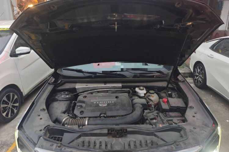 Used Cadillac XT4 2024 28T Two-Wheel-Drive Luxury Version Engine Bay