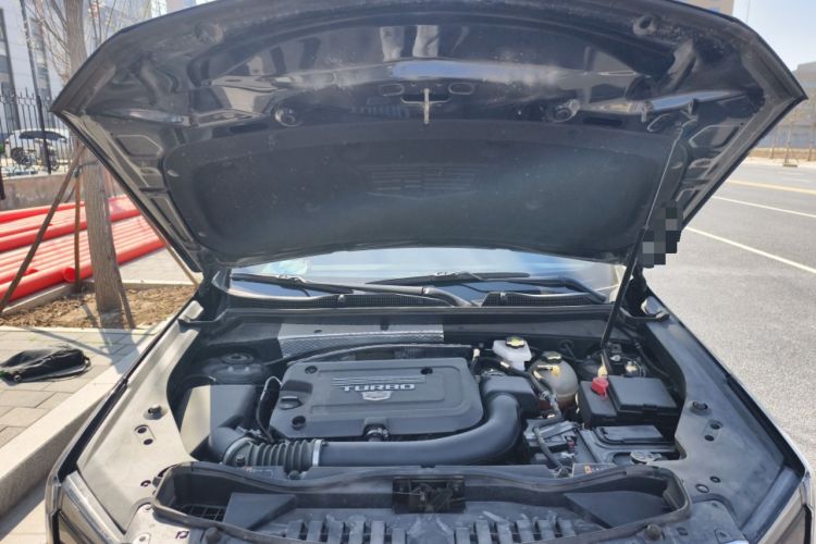 Used Cadillac XT4 2024 28T Two-Wheel-Drive Luxury Version Engine Bay