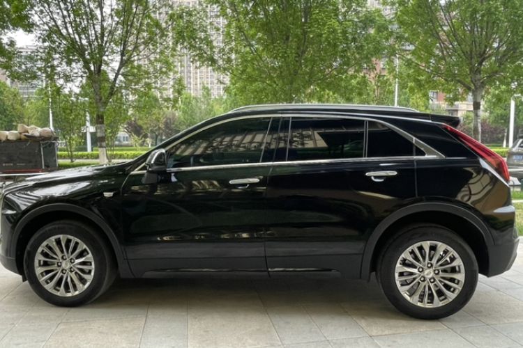 Used Cadillac XT4 2024 28T Two-Wheel-Drive Luxury Version Exterior 2