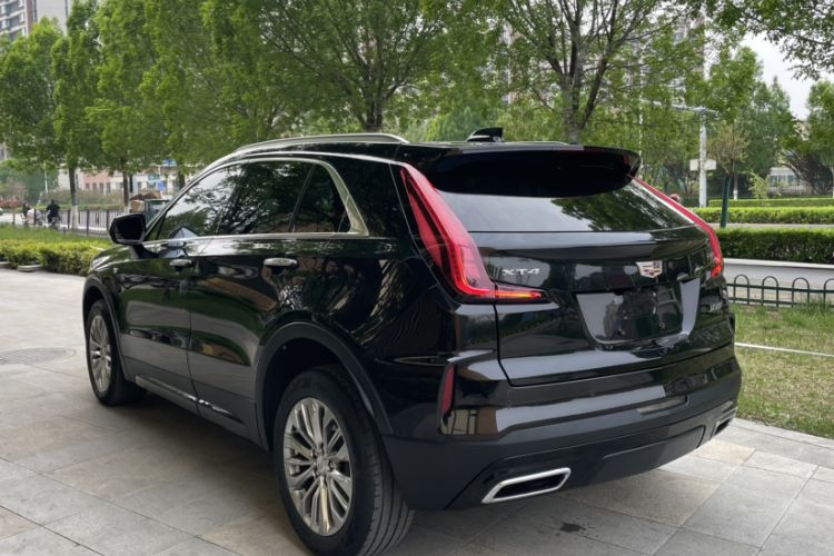 Used Cadillac XT4 2024 28T Two-Wheel-Drive Luxury Version Exterior 3