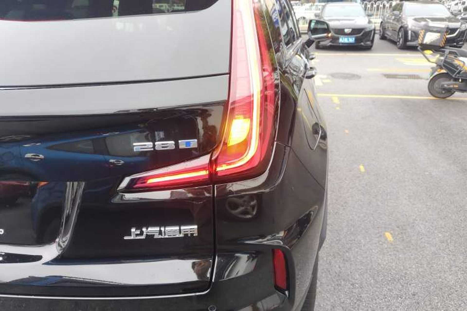 Used Cadillac XT4 2024 28T Two-Wheel-Drive Prestige Version Exterior 3