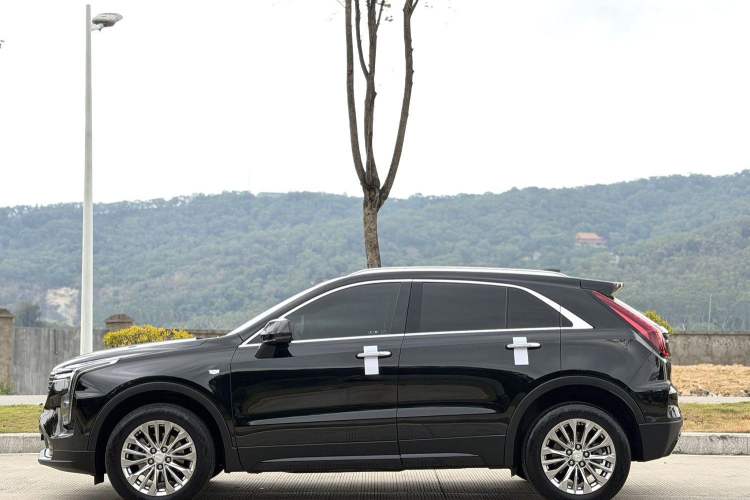 Used Cadillac XT4 2024 28T Two-Wheel-Drive Luxury Version Exterior 3