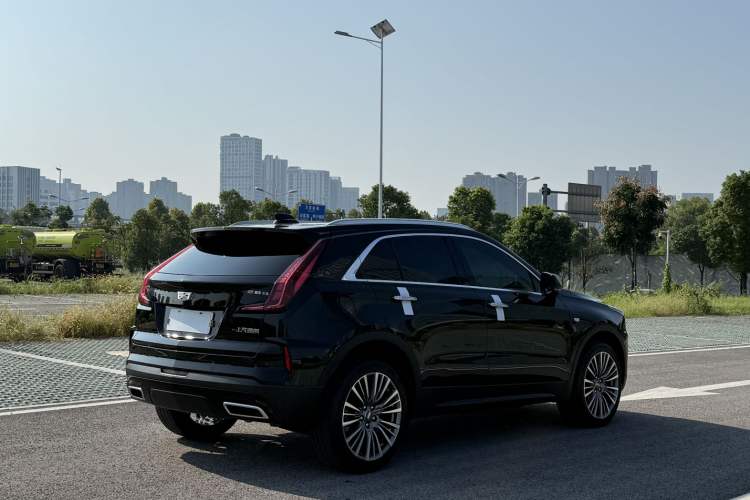 Used Cadillac XT4 2024 28T Two-Wheel-Drive Prestige Version Exterior 3
