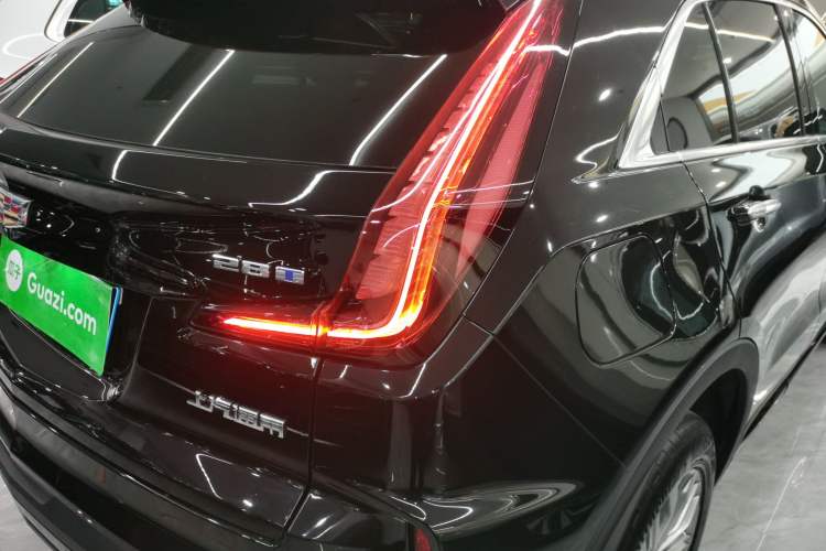 Used Cadillac XT4 2024 28T Two-Wheel-Drive Luxury Version Exterior 3