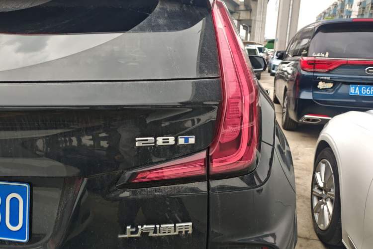 Used Cadillac XT4 2024 28T Two-Wheel-Drive Luxury Version Exterior 3