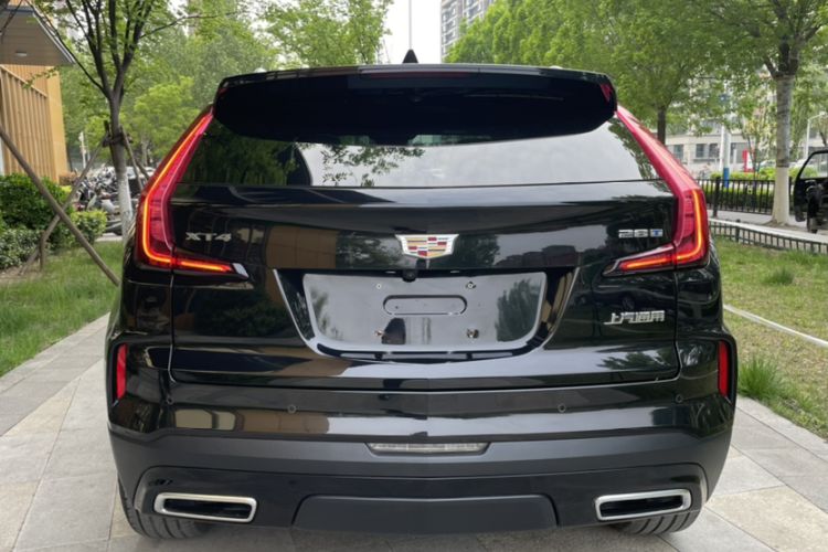 Used Cadillac XT4 2024 28T Two-Wheel-Drive Luxury Version Exterior 4