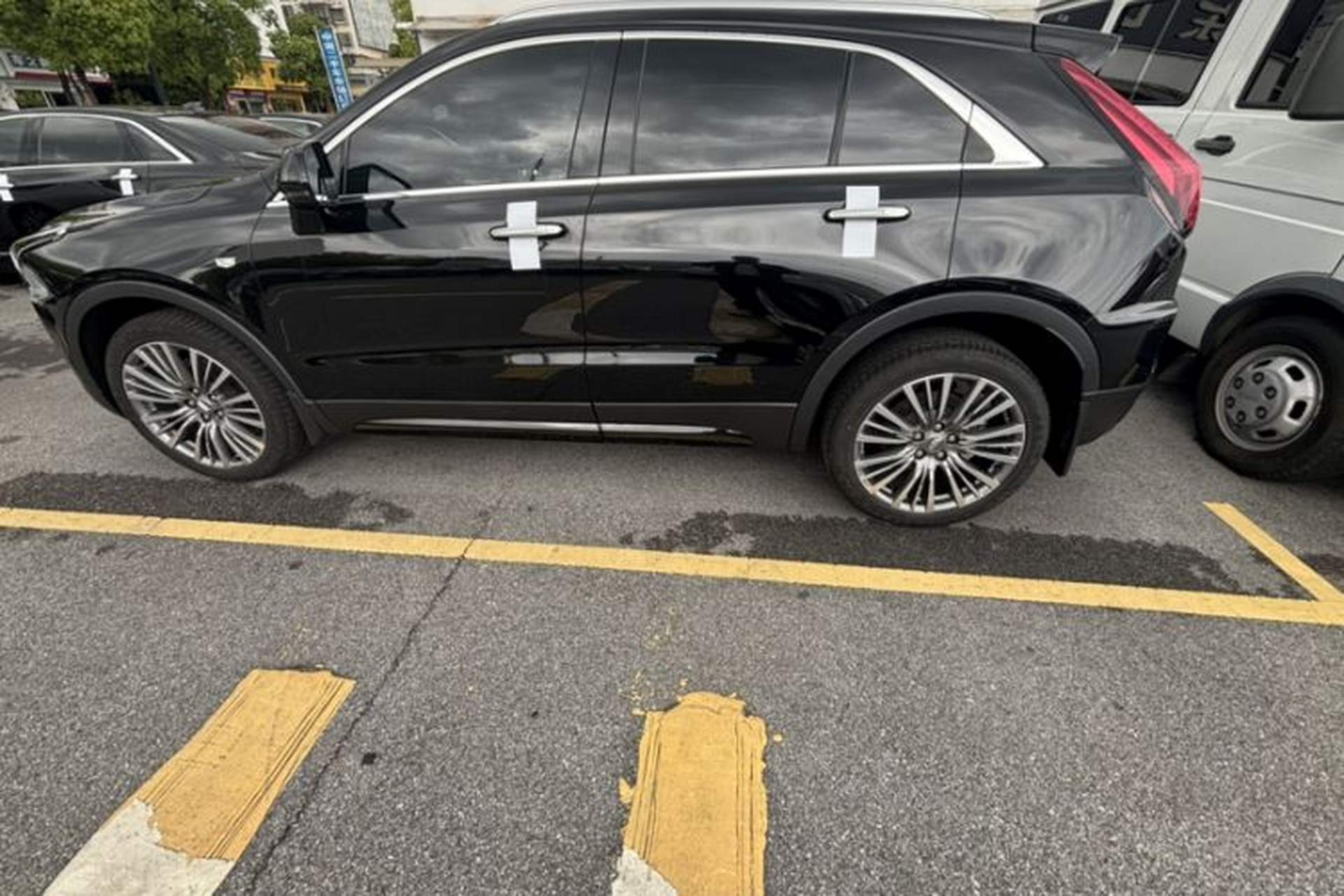 Used Cadillac XT4 2024 28T Two-Wheel-Drive Prestige Version Exterior 4