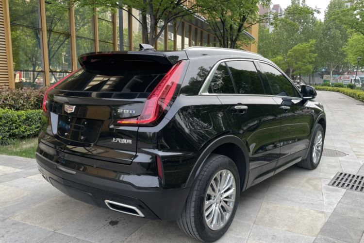 Used Cadillac XT4 2024 28T Two-Wheel-Drive Luxury Version Exterior 5