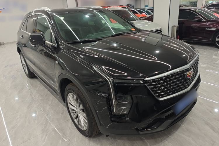 Used Cadillac XT4 2024 28T Two-Wheel-Drive Luxury Version Front Right 45 Deg