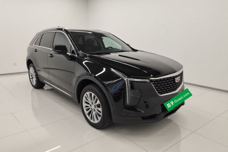 Used Cadillac XT4 2024 28T Two-Wheel-Drive Luxury Version Front Right 45 Deg