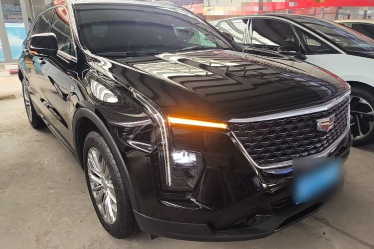 Used Cadillac XT4 2024 28T Two-Wheel-Drive Luxury Version Front Right 45 Deg