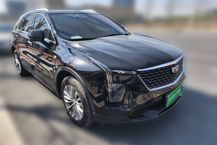 Used Cadillac XT4 2024 28T Two-Wheel-Drive Luxury Version Front Right 45 Deg