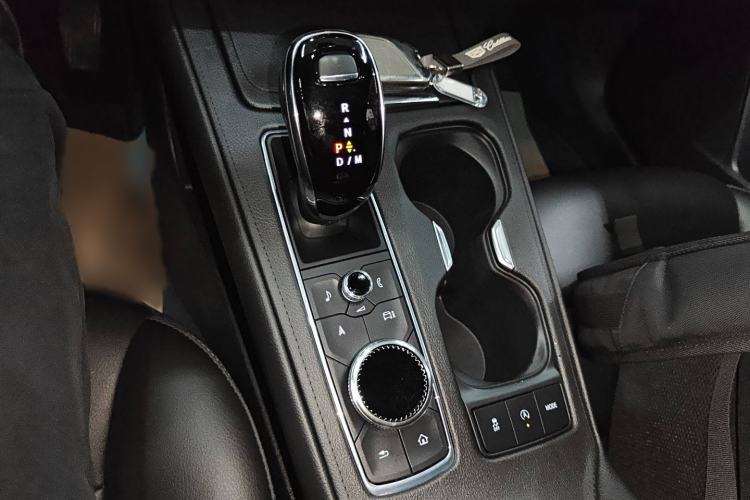 Used Cadillac XT4 2024 28T Two-Wheel-Drive Luxury Version Gear Lever