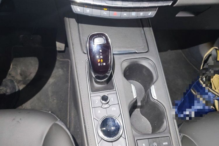 Used Cadillac XT4 2024 28T Two-Wheel-Drive Prestige Version Gear Lever