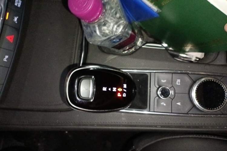 Used Cadillac XT4 2024 28T Two-Wheel-Drive Luxury Version Gear Lever