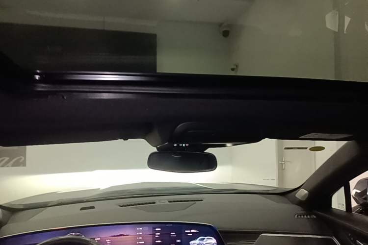 Used Cadillac XT4 2024 Facelift 28T Two-Wheel-Drive Luxury Version Headliner