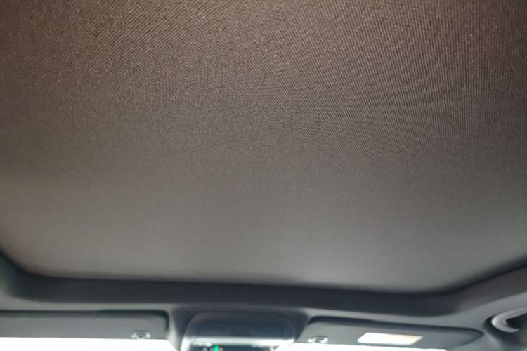 Used Cadillac XT4 2024 28T Two-Wheel-Drive Luxury Version Headliner