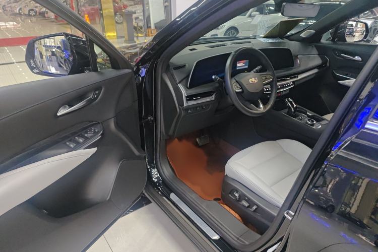 Used Cadillac XT4 2024 28T Two-Wheel-Drive Prestige Version Interior 2