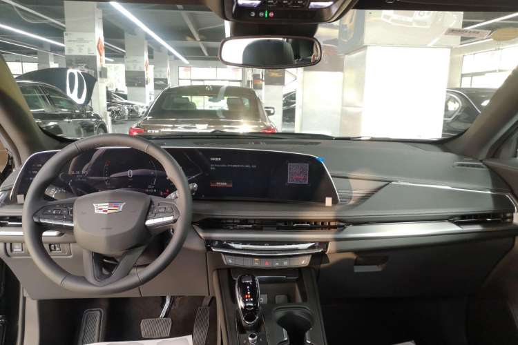 Used Cadillac XT4 2024 28T Two-Wheel-Drive Luxury Version Interior 3