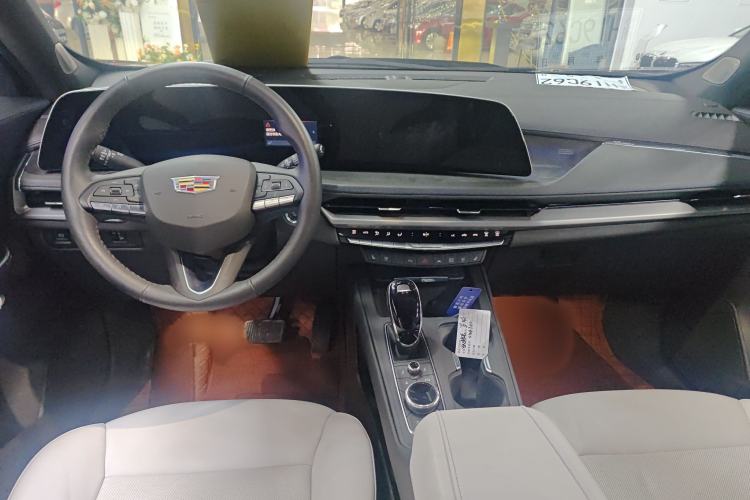 Used Cadillac XT4 2024 28T Two-Wheel-Drive Prestige Version Interior 3