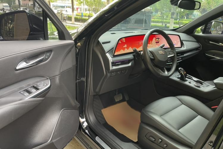 Used Cadillac XT4 2024 28T Two-Wheel-Drive Luxury Version Interior 5