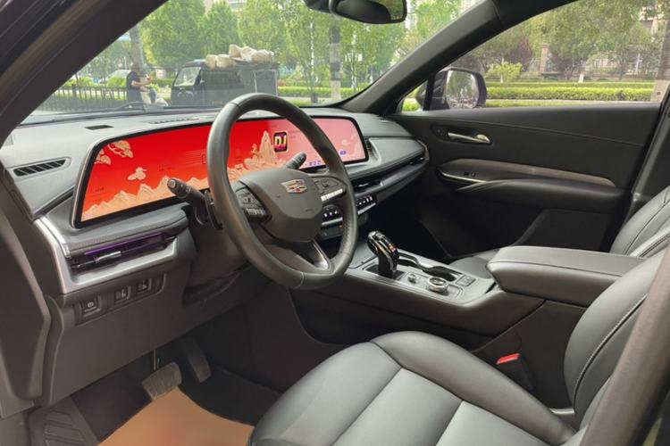 Used Cadillac XT4 2024 28T Two-Wheel-Drive Luxury Version Interior 8
