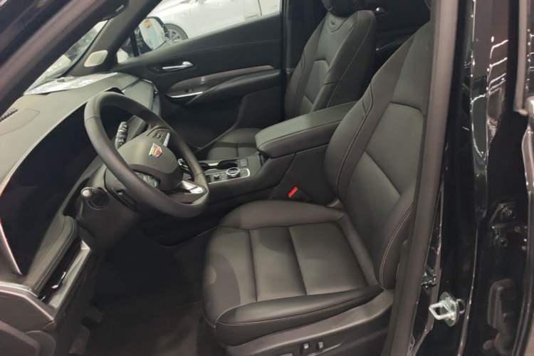 Used Cadillac XT4 2024 28T Two-Wheel-Drive Luxury Version Left Front Seat
