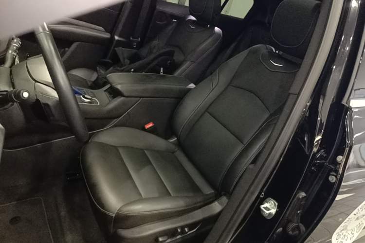 Used Cadillac XT4 2024 Facelift 28T Two-Wheel-Drive Luxury Version Left Front Seat