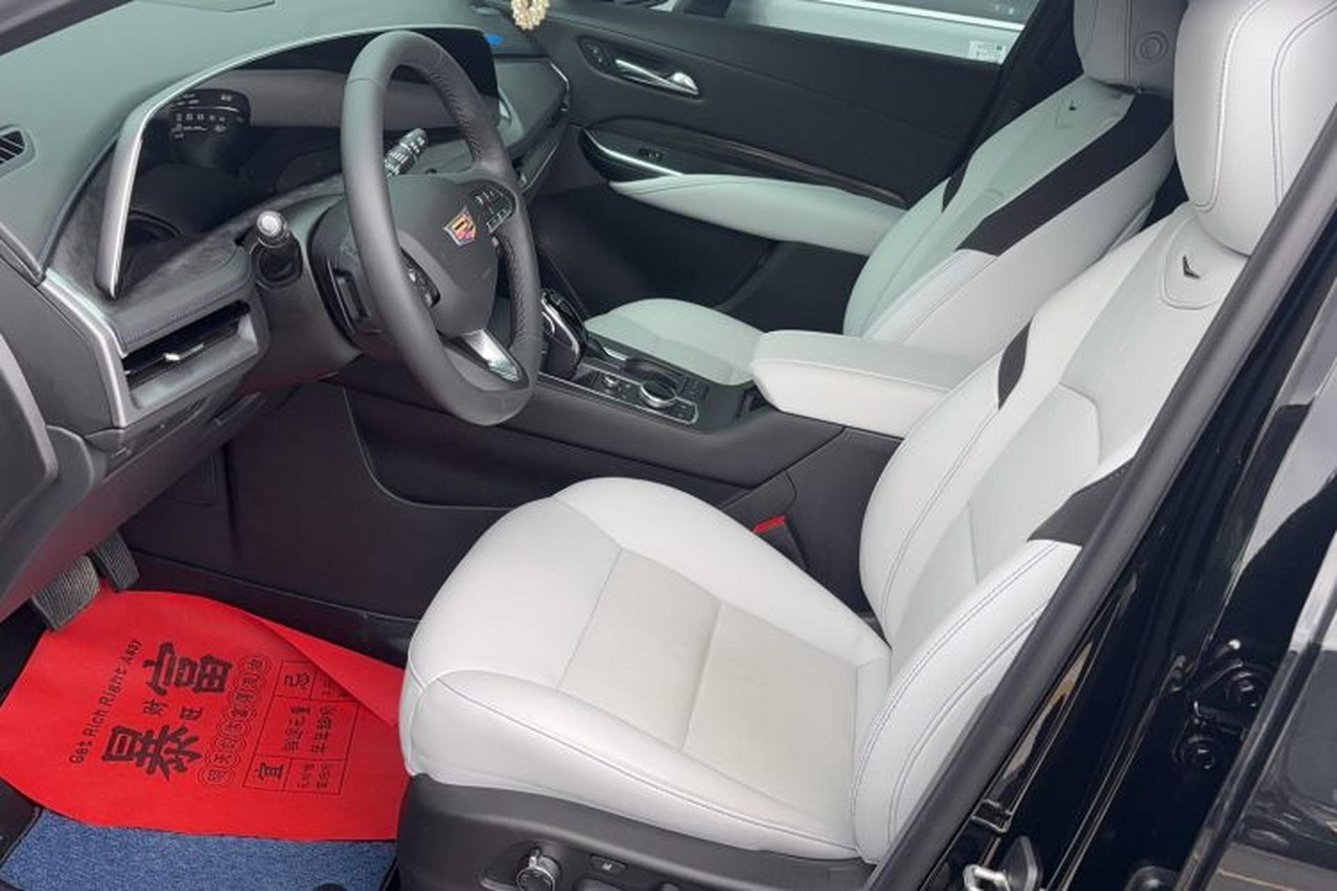Used Cadillac XT4 2024 28T Two-Wheel-Drive Prestige Version Left Front Seat