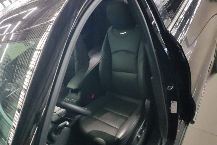 Used Cadillac XT4 2024 28T Two-Wheel-Drive Prestige Version Left Front Seat
