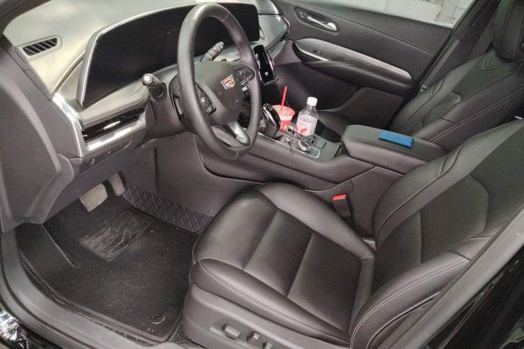 Used Cadillac XT4 2024 28T Two-Wheel-Drive Luxury Version Left Front Seat