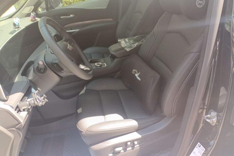 Used Cadillac XT4 2024 28T Two-Wheel-Drive Luxury Version Left Front Seat