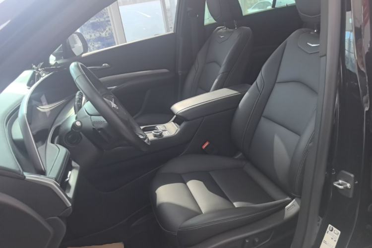 Used Cadillac XT4 2024 28T Two-Wheel-Drive Luxury Version Left Front Seat