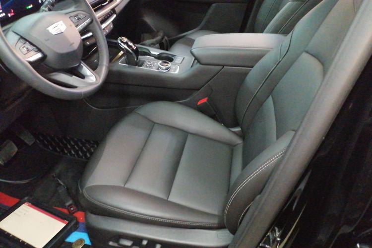 Used Cadillac XT4 2024 28T Two-Wheel-Drive Luxury Version Left Front Seat