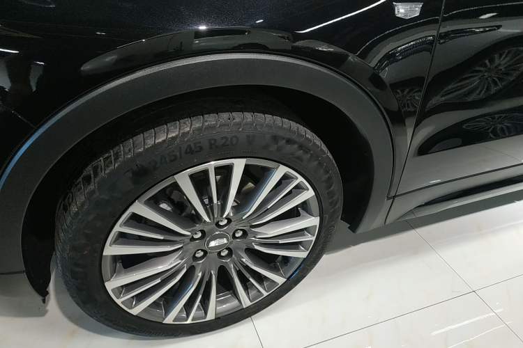 Used Cadillac XT4 2024 28T Two-Wheel-Drive Prestige Version Left Front Wheel Hub